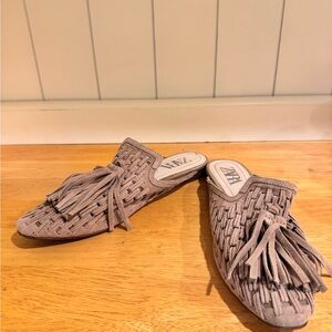Zara Women's Beige Woven Fringe Mules